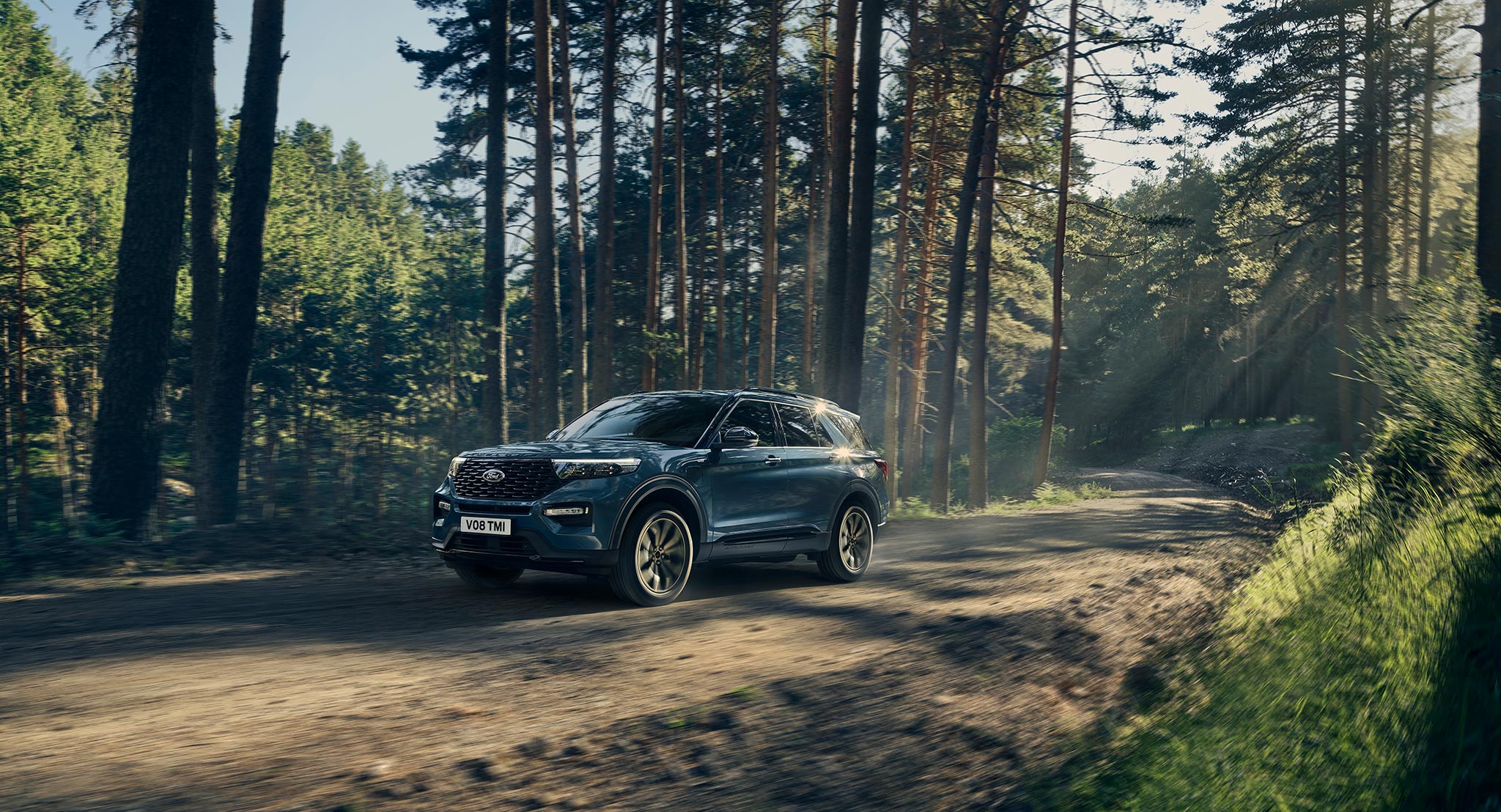 Silencieux, baroudeur et doté de 7 vraies places : voici le SUV familial Ford Explorer PHEV