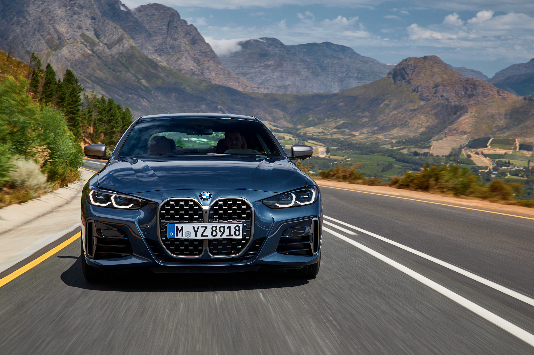 بي إم دبليو تطرح سيارتها الجديدة BMW SERIE 4 COUPE