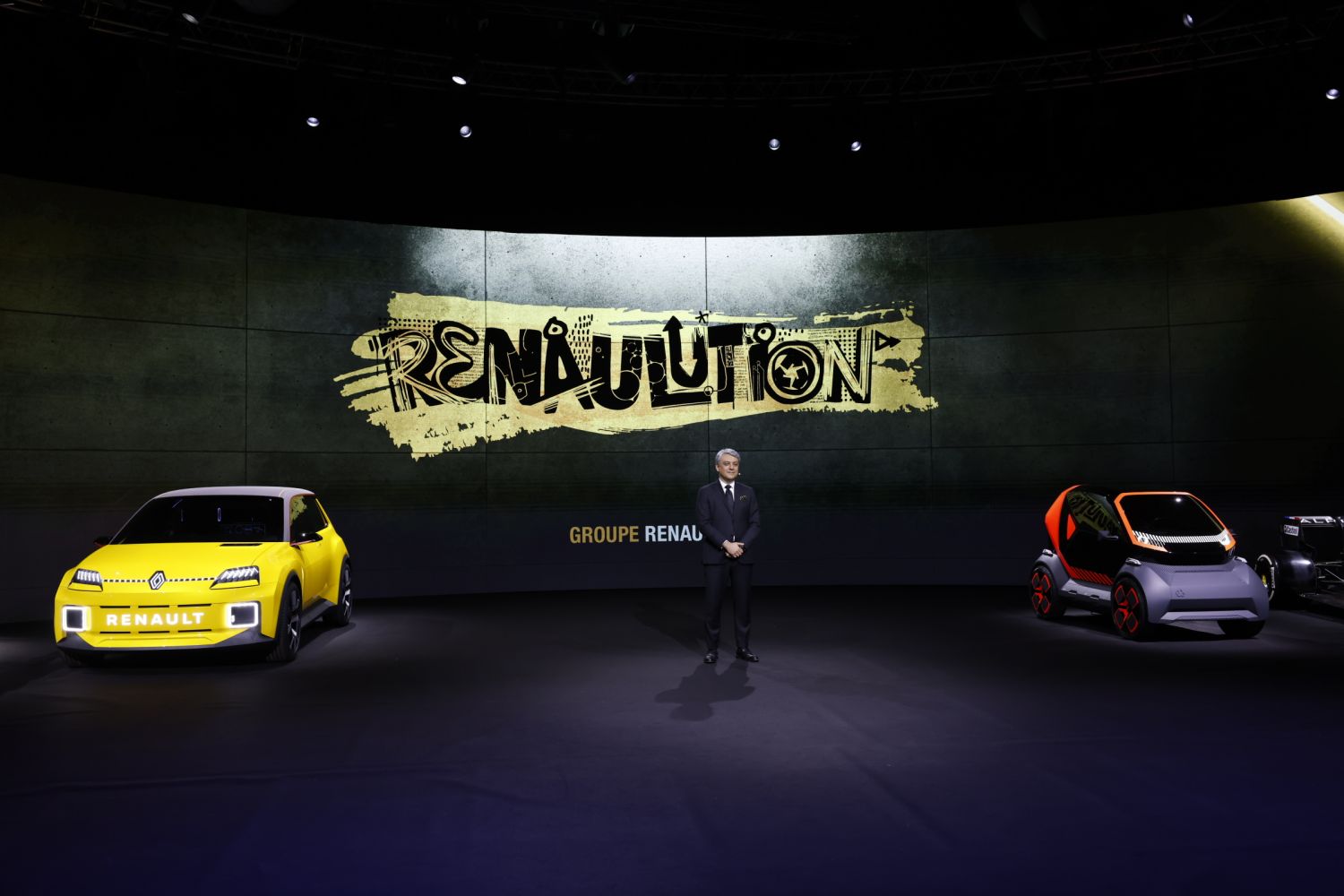 مجموعة RENAULT تقدم خطتها الاستراتيجية "RENAULUTION"