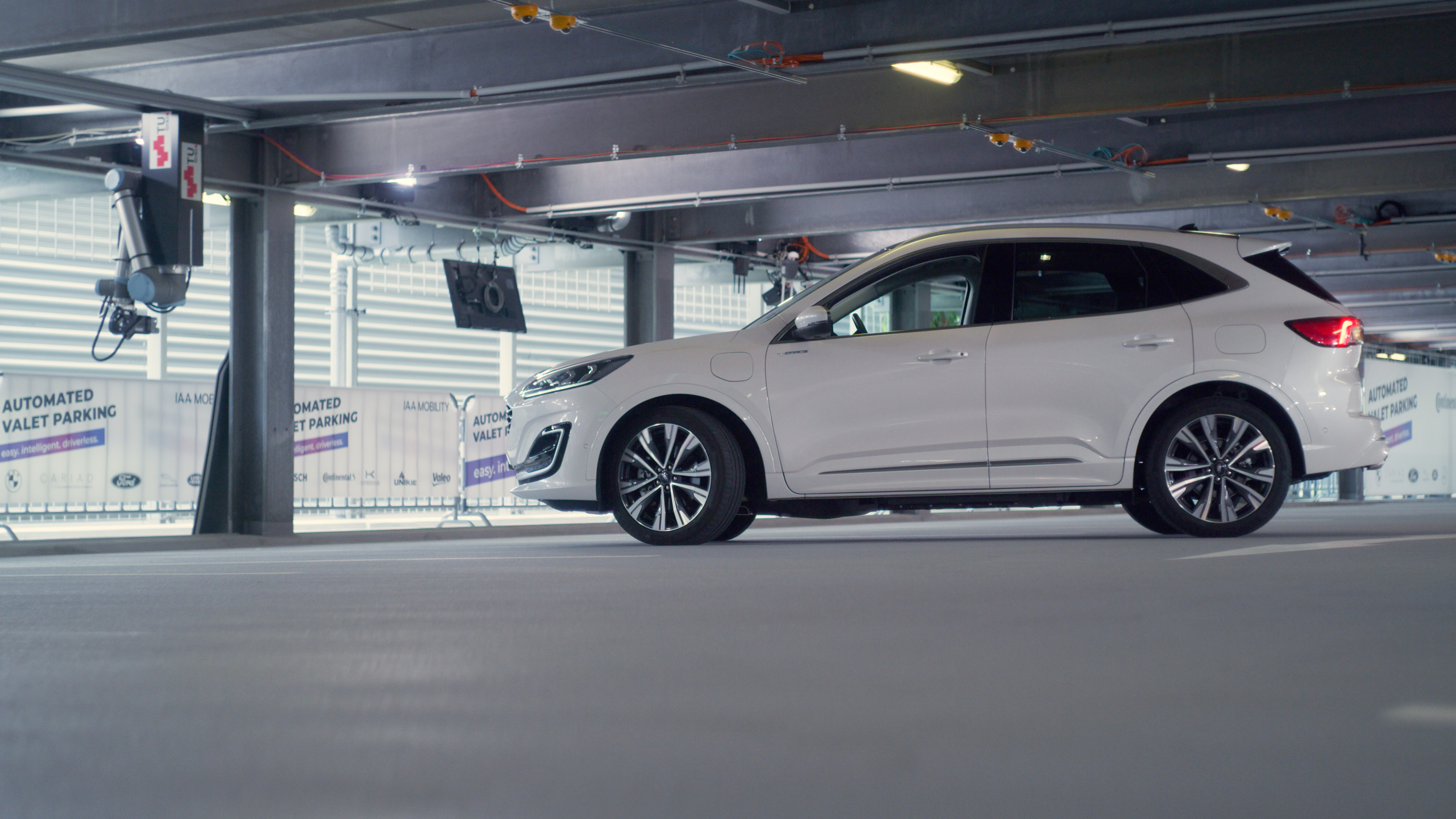 Ford fait passer le stationnement autonome au niveau supérieur avec un voiturier automatique qui fait le travail à votre place