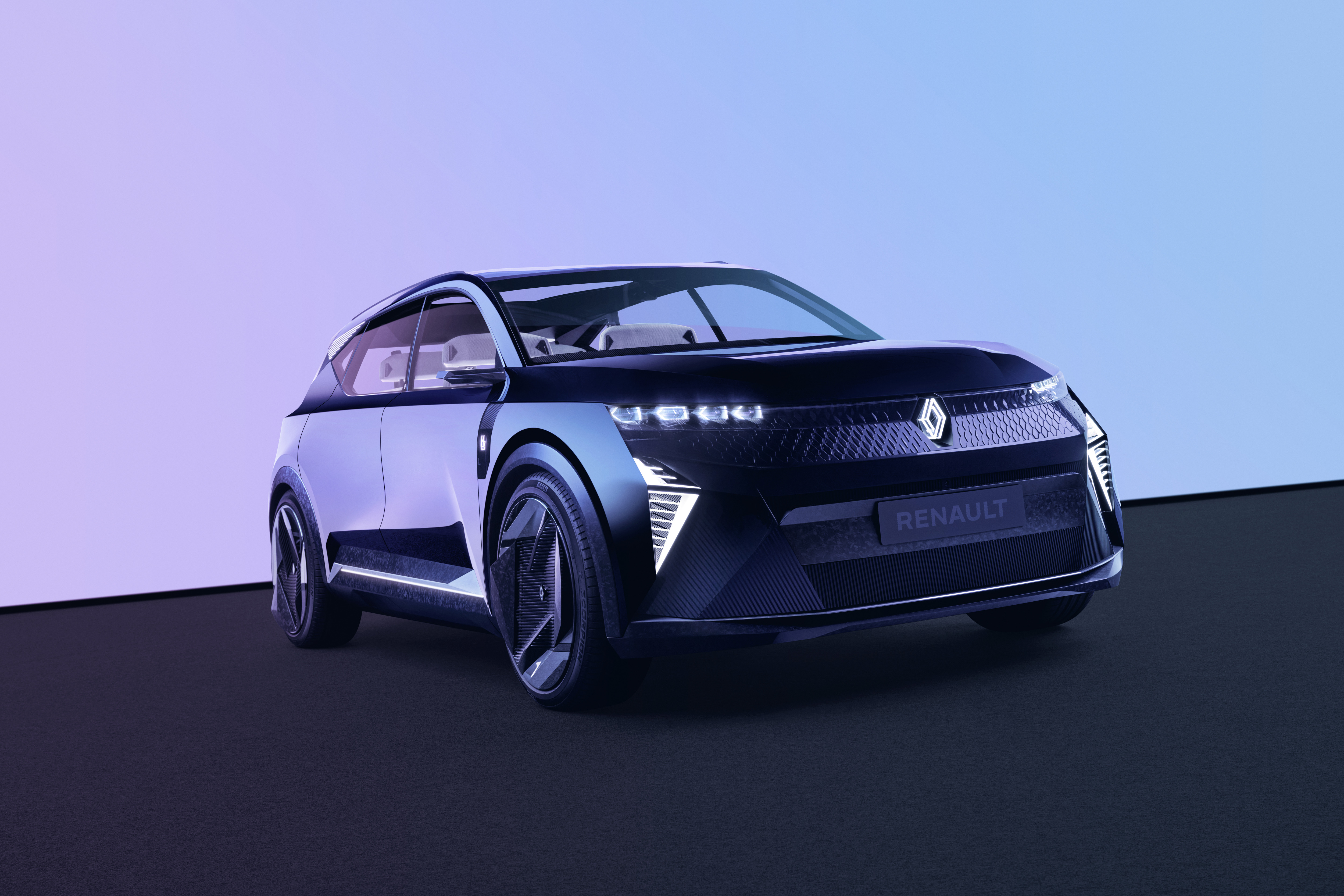 LET’S CHANGE CARS : RENAULT REVELE SCENIC VISION