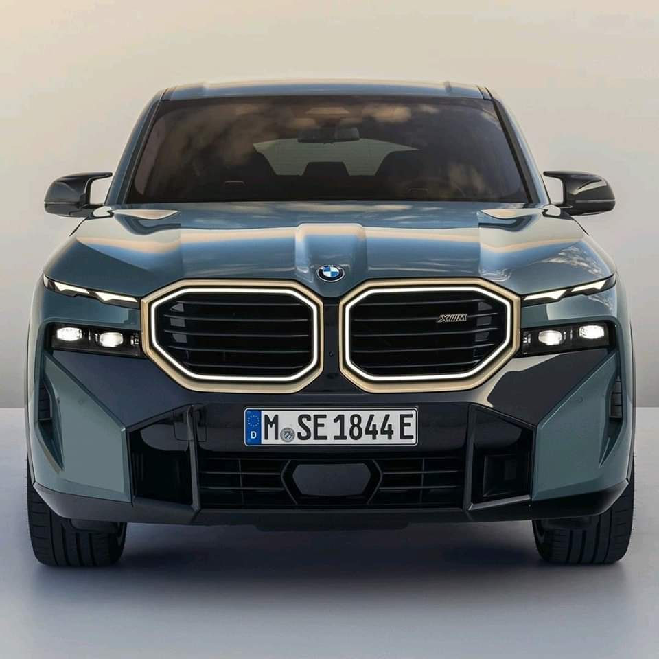 BMW XM : un monstre SUV Hybride