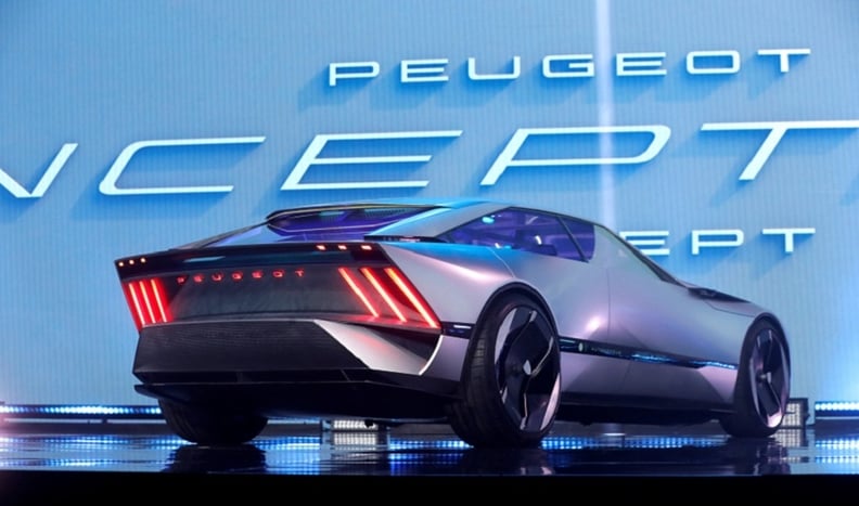 Peugeot présente son concept-car Inception
