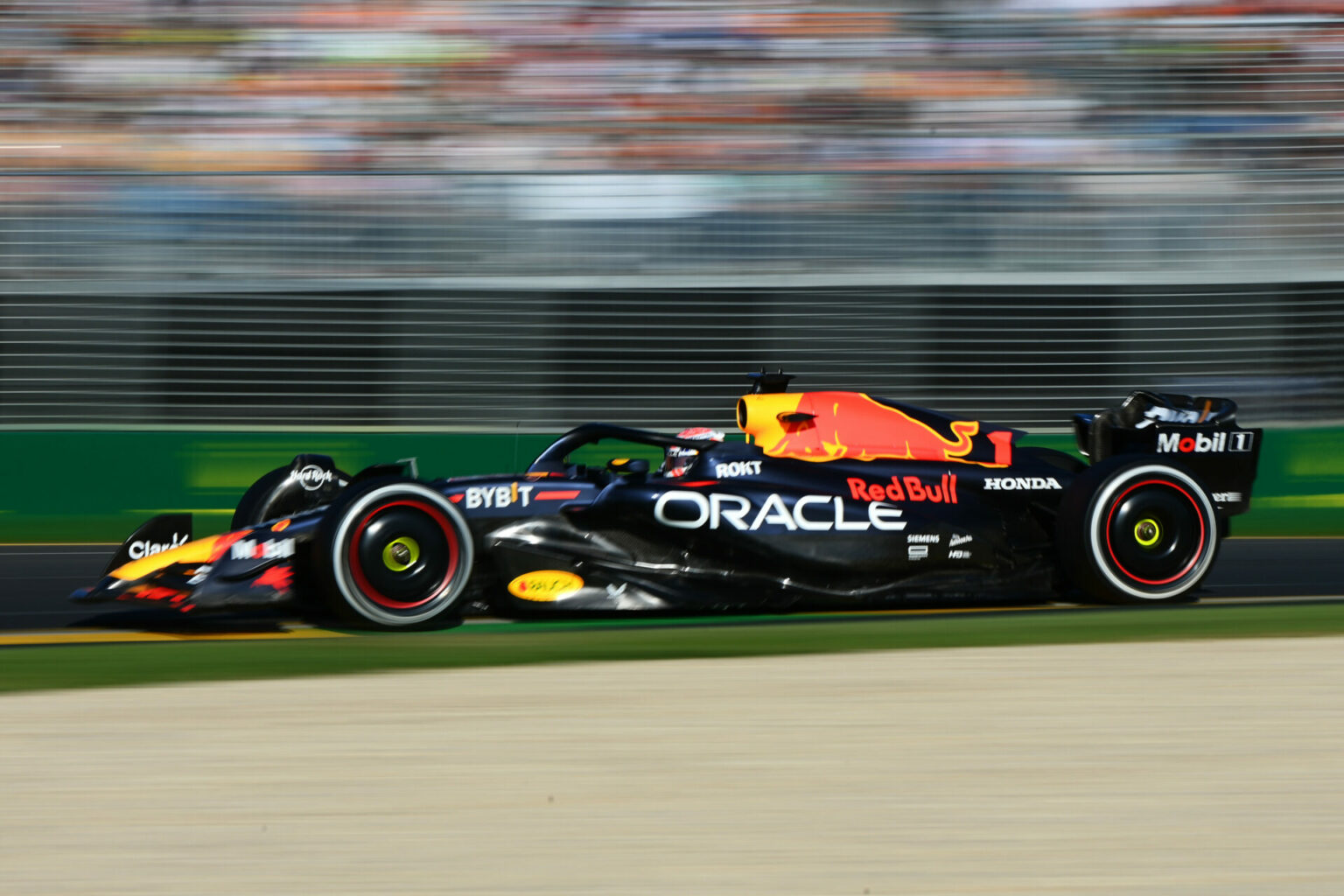 Formule 1 : Verstappen vainqueur au terme d’une course folle