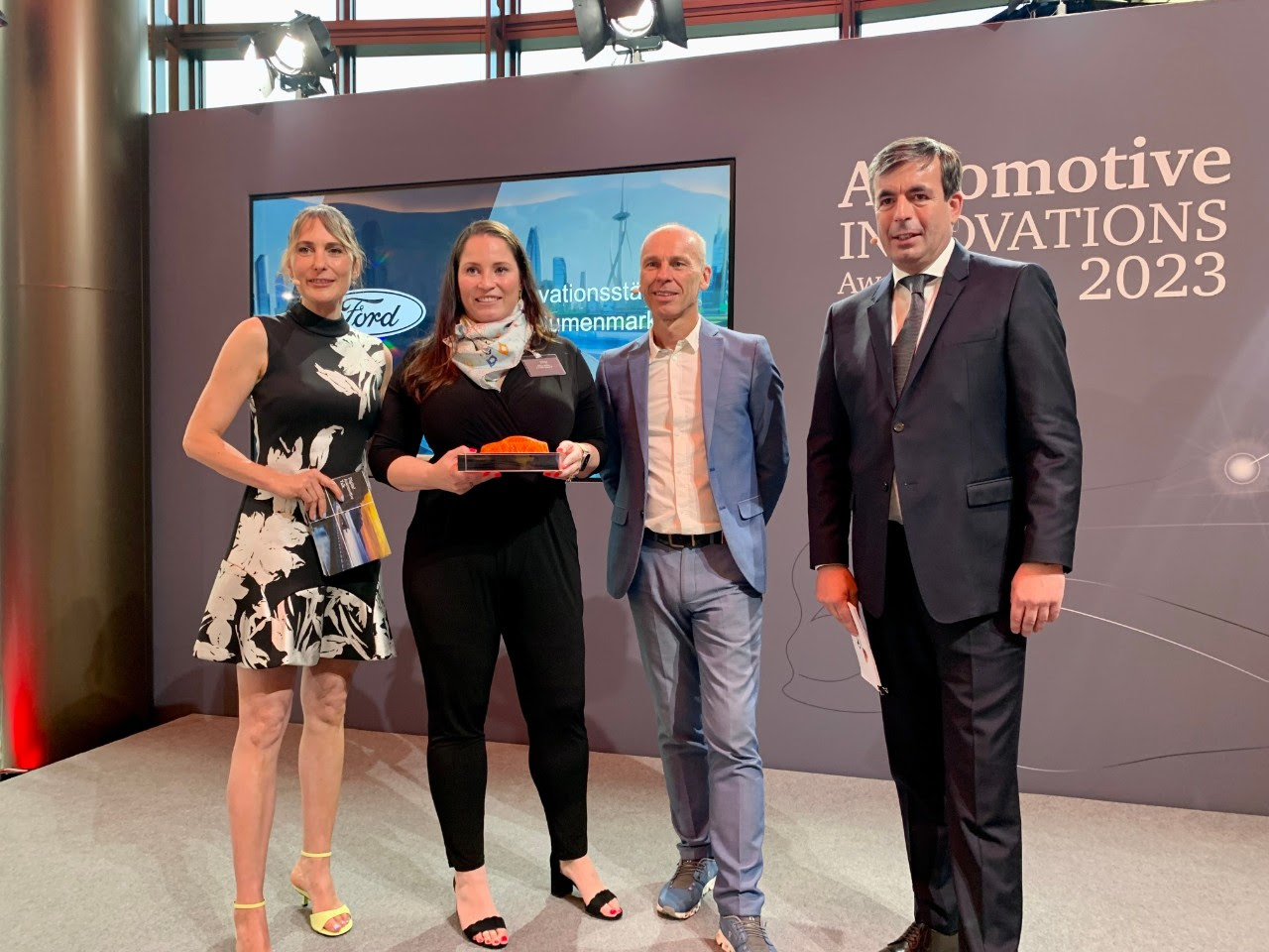 Ford est nommée "Constructeur automobile le plus innovant en 2023" lors des AutomotiveINNOVATIONS Awards