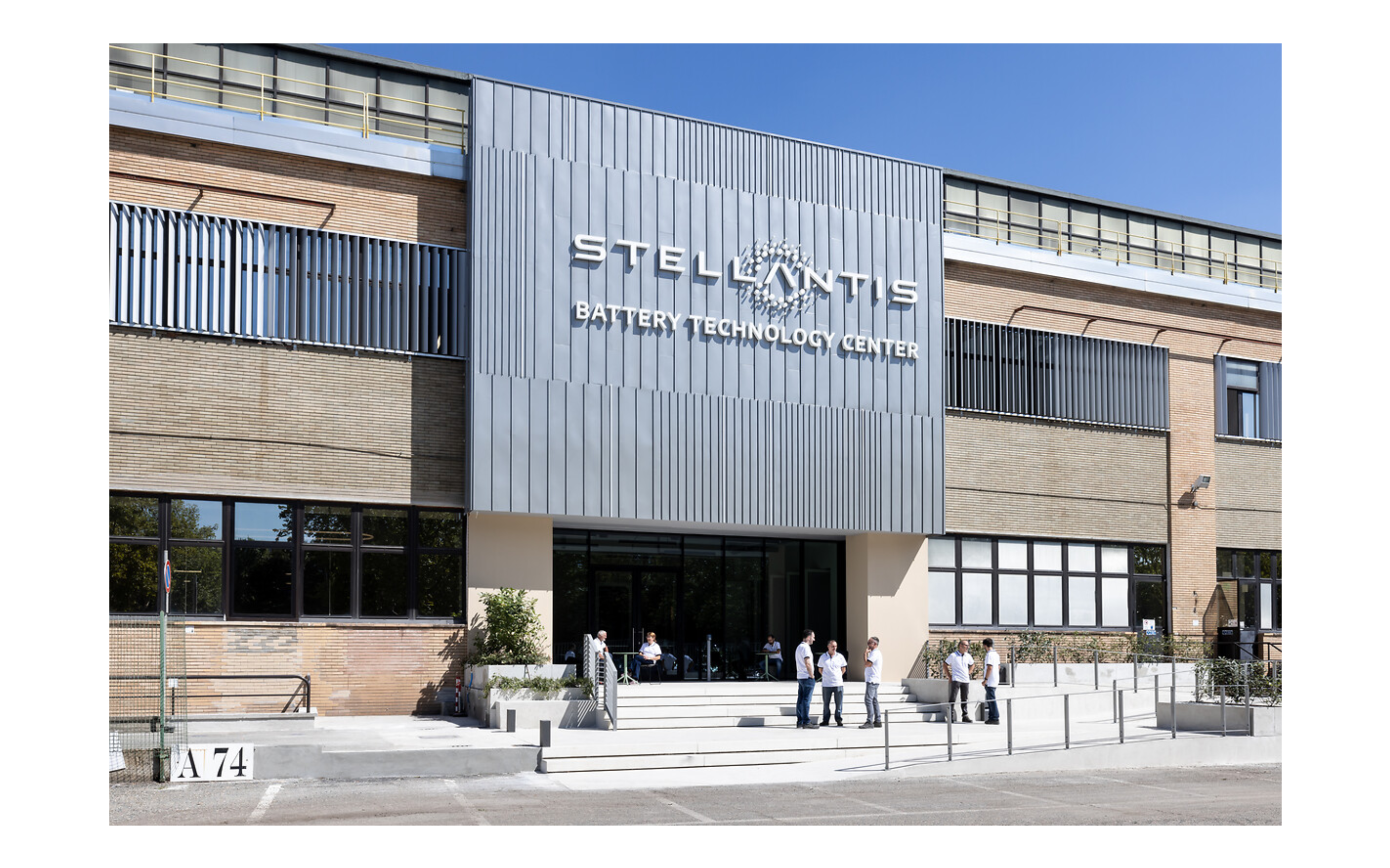 Stellantis inaugure son usine de batterie à Turin