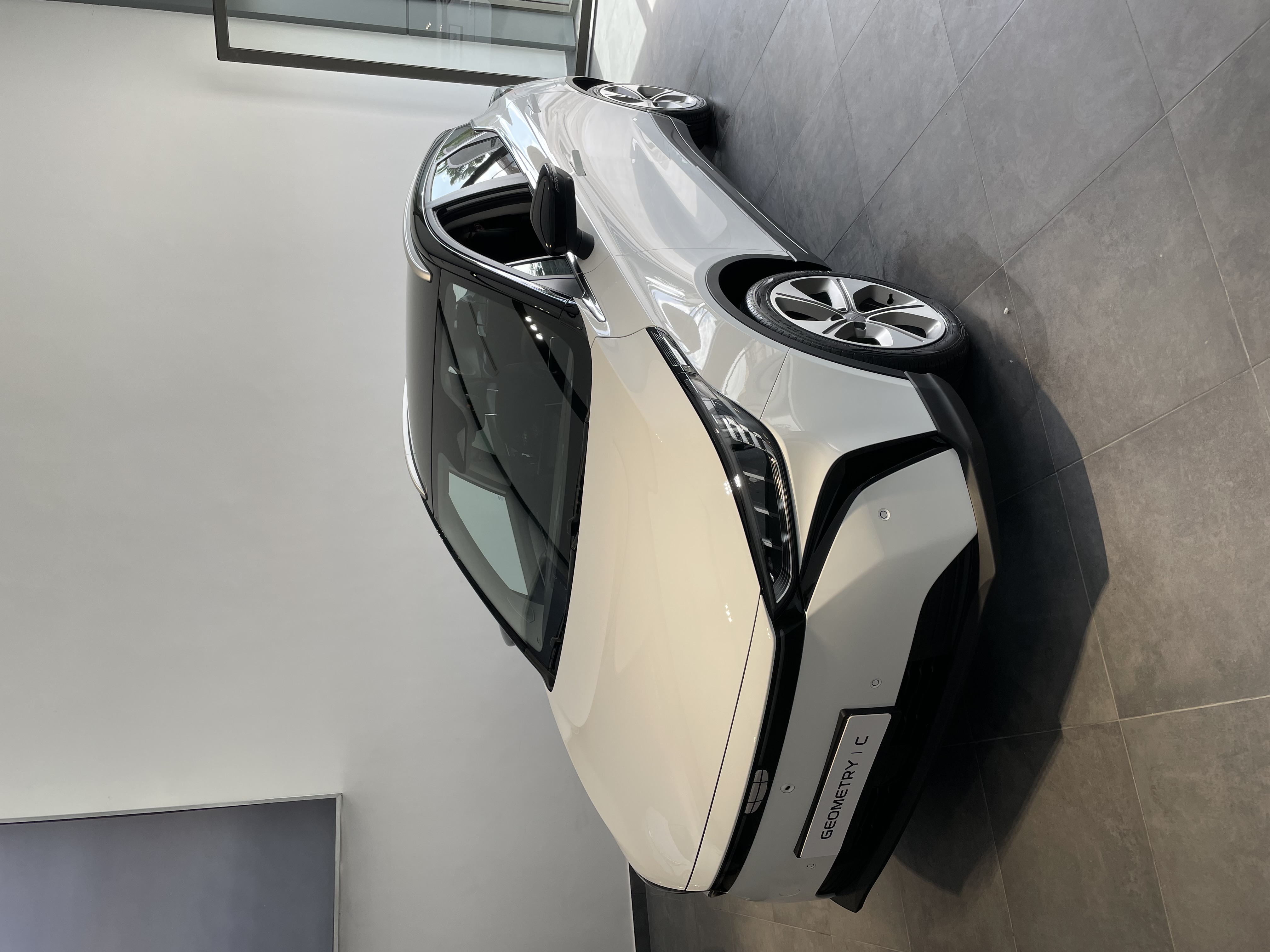 Geely lance la GEOMETRY C 100%  électrique