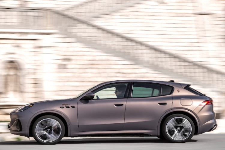 Auto Hall lance au maroc le Maserati Grecale Folgore