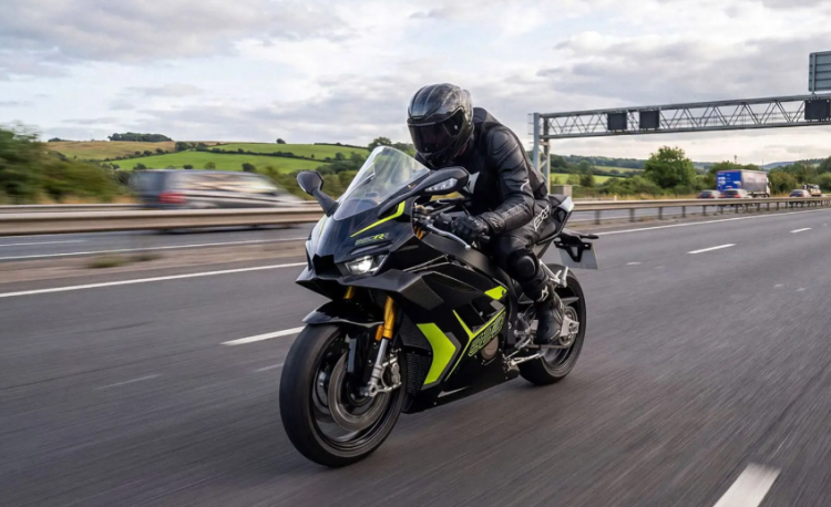 دراجات نارية: "ZXMOTO 820RR".. دراجة السوبرسبورت تحط الرحال بالمغرب لدى "MotoPremium"