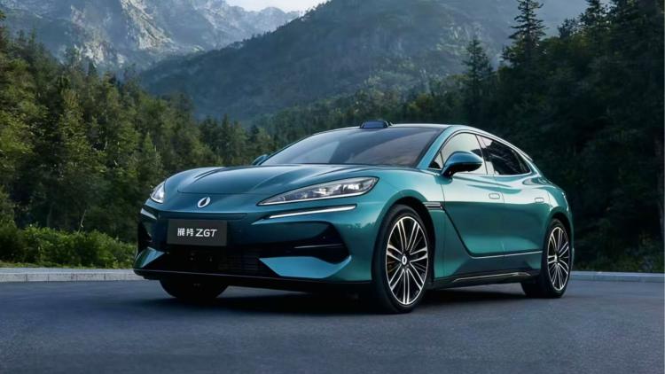 دينزا Z9 GT تصل إلى المغرب: سيارة فاخرة من Denza بقوة تصل إلى 1,156 حصانًا