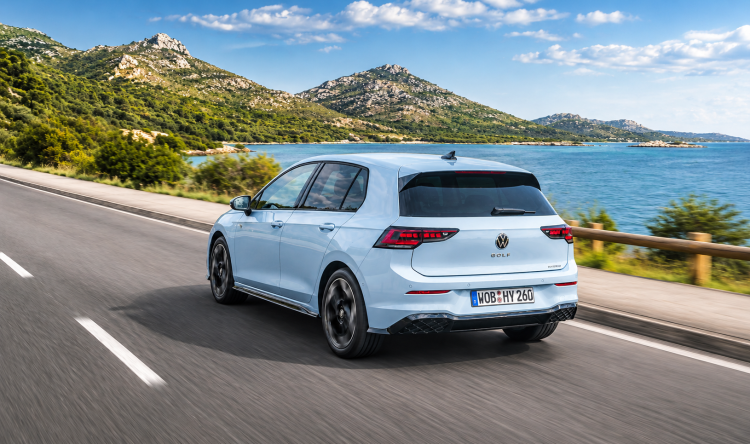 فولكزفاكن غولف Volkswagen Golf 2026: نسخة هجينة جديدة تصل إلى أوروبا