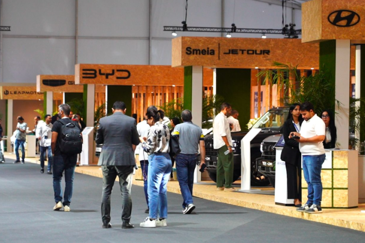 L’Auto Expo Hybride et Électrique : près de 30 000 visiteurs pour une première édition réussie