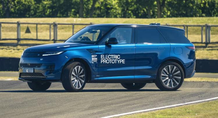 Range Rover Electric 2027 : près de 600 km d’autonomie et 542 ch pour le SUV britannique