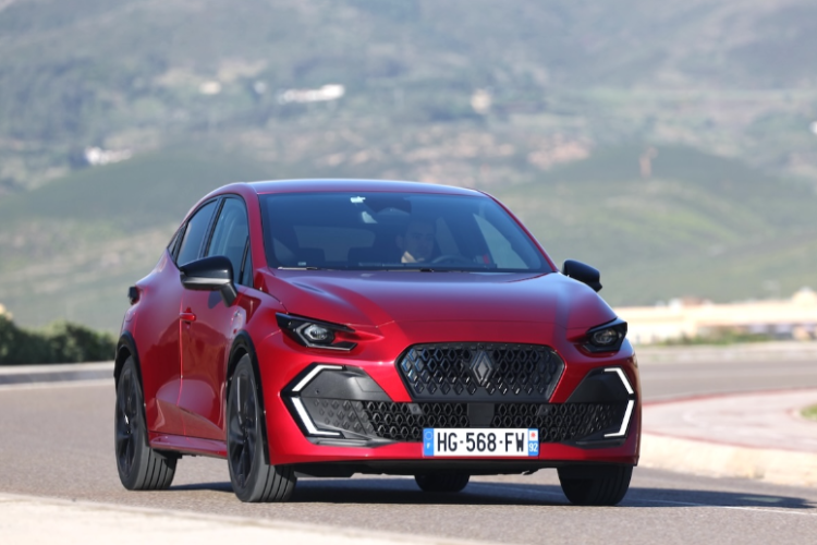 Test drive Renault Clio 6 au Portugal : Le grand saut vers l’hybride