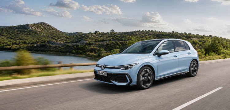 Volkswagen Golf 8 2026 : une nouvelle motorisation hybride arrive en Europe